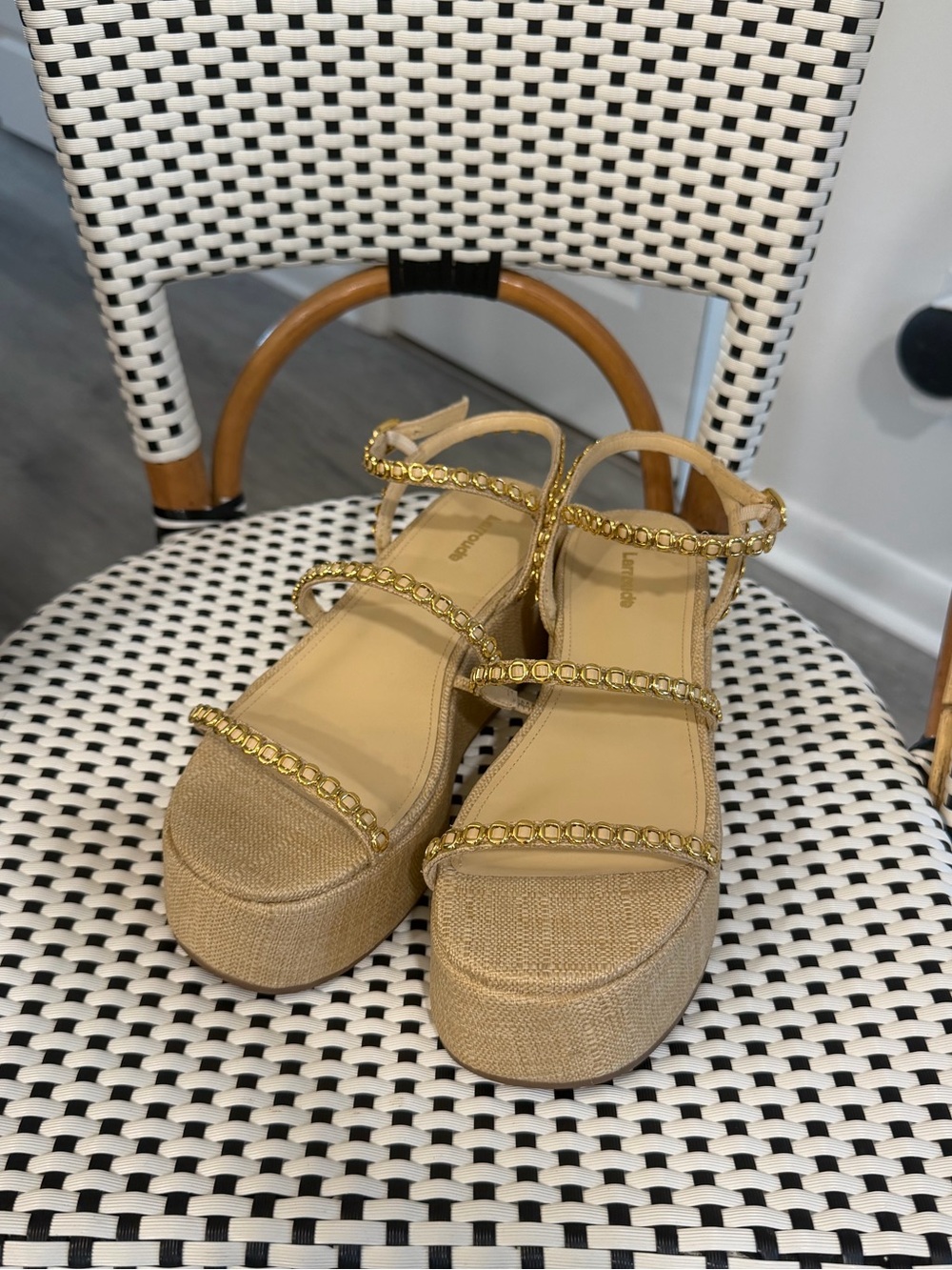 NWOT Larroude Gio Milanina Flatform Sandal
